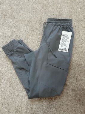lululemon men’s license to train jogger size Small